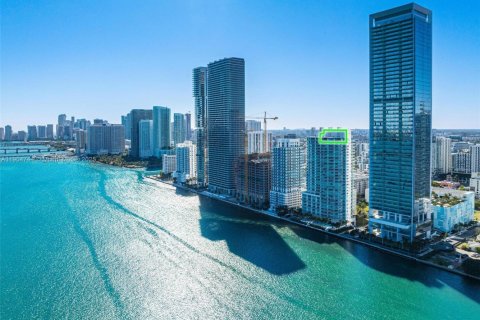 Condominio en venta en Miami, Florida, 3 dormitorios, 269.14 m2 № 1965659 - foto 16