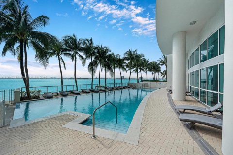 Condominio en venta en Miami, Florida, 3 dormitorios, 269.14 m2 № 1965659 - foto 26