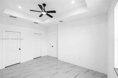 House in Lehigh Acres, Florida 3 bedrooms, 108.7 sq.m. № 2251847 - photo 13