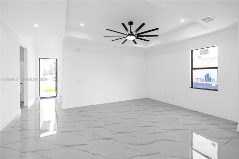 House in Lehigh Acres, Florida 3 bedrooms, 108.7 sq.m. № 2251847 - photo 6