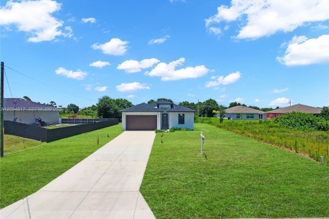 House in Lehigh Acres, Florida 3 bedrooms, 108.7 sq.m. № 2251847 - photo 30