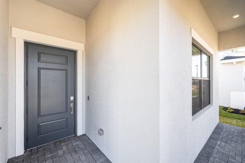 House in Port St. Lucie, Florida 3 bedrooms, 209.59 sq.m. № 2088037 - photo 4