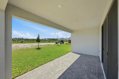 House in Port St. Lucie, Florida 3 bedrooms, 209.59 sq.m. № 2088037 - photo 29