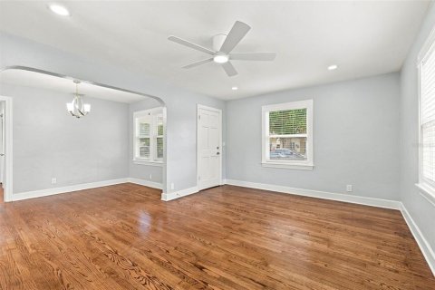 Villa ou maison à louer à Saint Petersburg, Floride: 2 chambres, 104.05 m2 № 2403172 - photo 10