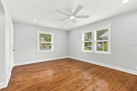 Villa ou maison à louer à Saint Petersburg, Floride: 2 chambres, 104.05 m2 № 2403172 - photo 11
