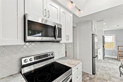 Villa ou maison à louer à Saint Petersburg, Floride: 2 chambres, 104.05 m2 № 2403172 - photo 22