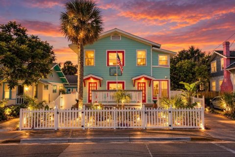 Commercial property in Daytona Beach, Florida 5 bedrooms, 306.58 sq.m. № 2390931 - photo 2