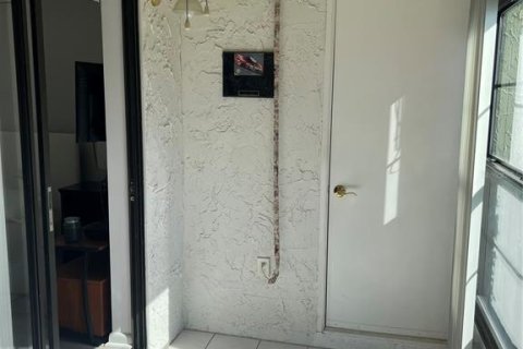 Condo in Clearwater, Florida, 1 bedroom  № 1918749 - photo 27