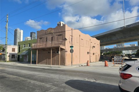 Commercial property in Miami, Florida № 2087222