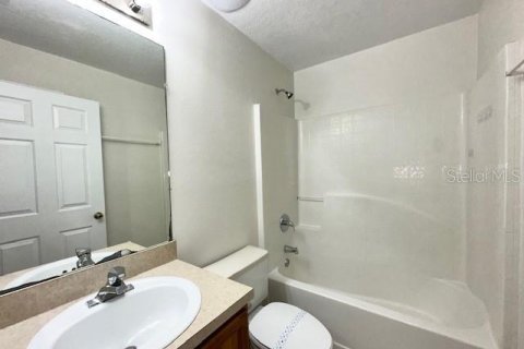 Villa ou maison à louer à Kissimmee, Floride: 3 chambres, 103.68 m2 № 1870572 - photo 13