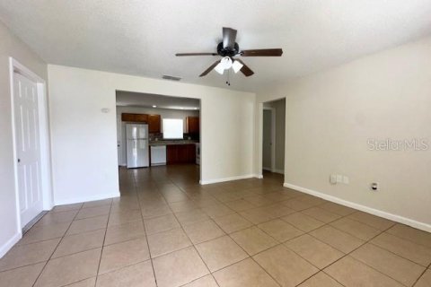 Villa ou maison à louer à Kissimmee, Floride: 3 chambres, 103.68 m2 № 1870572 - photo 2