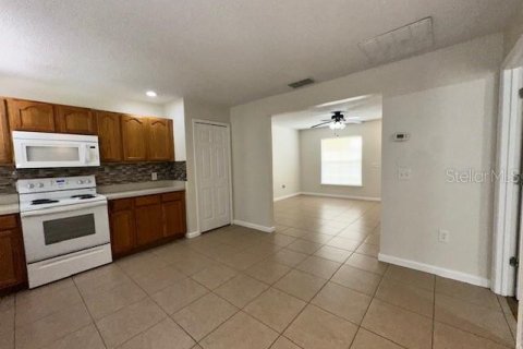 Villa ou maison à louer à Kissimmee, Floride: 3 chambres, 103.68 m2 № 1870572 - photo 10