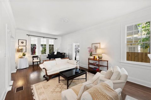 Casa en venta en Tampa, Florida, 4 dormitorios, 395.21 m2 № 2221723 - foto 16