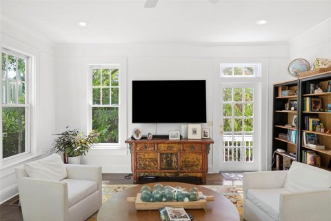 Casa en venta en Tampa, Florida, 4 dormitorios, 395.21 m2 № 2221723 - foto 23