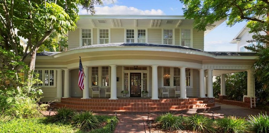 Casa en Tampa, Florida 4 dormitorios, 395.21 m2 № 2221723