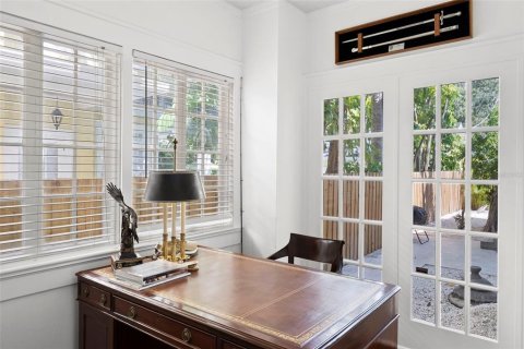 Casa en venta en Tampa, Florida, 4 dormitorios, 395.21 m2 № 2221723 - foto 12