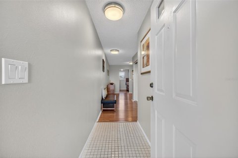 Copropriété à vendre à Saint Petersburg, Floride: 2 chambres, 102.19 m2 № 2115132 - photo 3