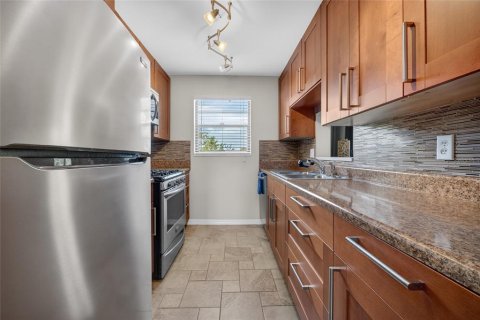 Copropriété à vendre à Saint Petersburg, Floride: 2 chambres, 102.19 m2 № 2115132 - photo 6