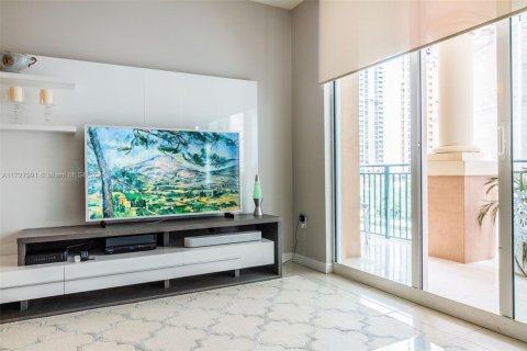 Condo in Sunny Isles Beach, Florida, 2 bedrooms  № 1926383 - photo 8