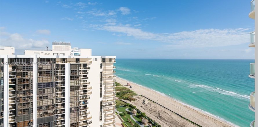 Condo in Miami Beach, Florida, 1 bedroom № 2180090