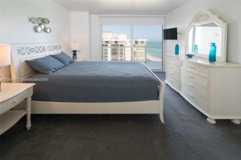 Condo in Miami Beach, Florida, 1 bedroom № 2180090 - photo 5