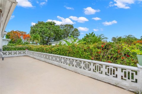 House in Margate, Florida 2 bedrooms, 98.57 sq.m. № 2248611 - photo 23