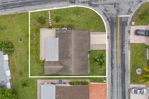 House in Margate, Florida 2 bedrooms, 98.57 sq.m. № 2248611 - photo 15