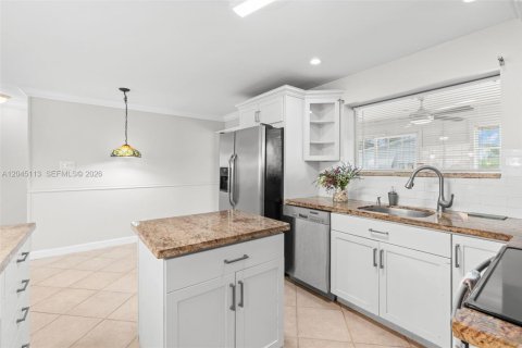 House in Margate, Florida 2 bedrooms, 98.57 sq.m. № 2248611 - photo 9