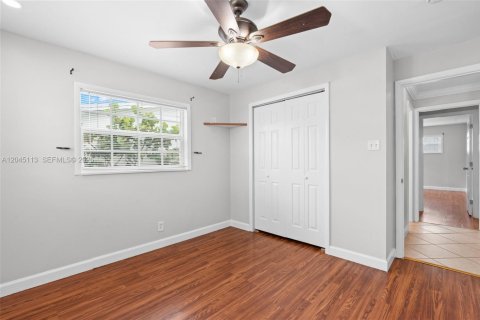 House in Margate, Florida 2 bedrooms, 98.57 sq.m. № 2248611 - photo 14