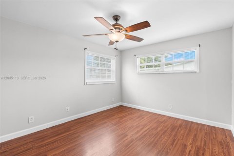 House in Margate, Florida 2 bedrooms, 98.57 sq.m. № 2248611 - photo 20