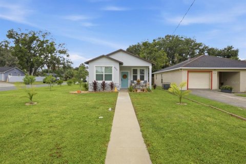 House in Sanford, Florida 3 bedrooms, 135.08 sq.m. № 2410691 - photo 2