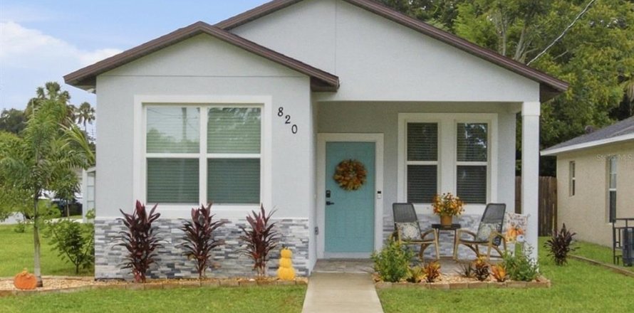 House in Sanford, Florida 3 bedrooms, 135.08 sq.m. № 2410691