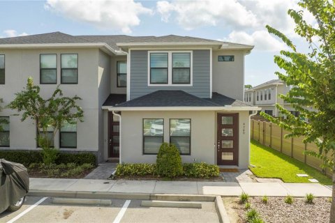 Townhouse in Kissimmee, Florida 4 bedrooms, 159.88 sq.m. № 1821016 - photo 1