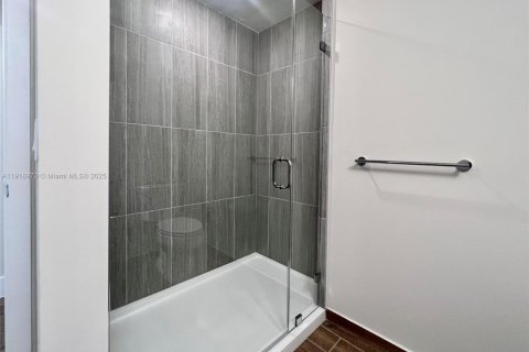 Снять в аренду квартиру в Дорал, Флорида 2 спальни, 98.85м2, № 1973322 - фото 6