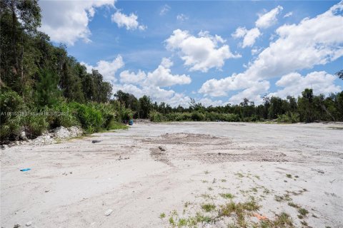 Propiedad comercial en venta en Doral, Florida № 1938258 - foto 2