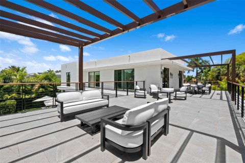 Casa en venta en Miami Beach, Florida, 4 dormitorios, 316.8 m2 № 1836772 - foto 26