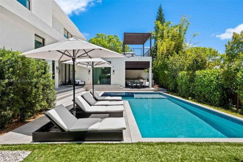 Casa en venta en Miami Beach, Florida, 4 dormitorios, 316.8 m2 № 1836772 - foto 28