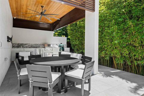 Casa en venta en Miami Beach, Florida, 4 dormitorios, 316.8 m2 № 1836772 - foto 29