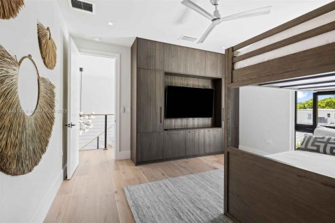 Casa en venta en Miami Beach, Florida, 4 dormitorios, 316.8 m2 № 1836772 - foto 19