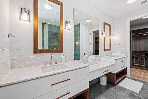 Casa en venta en Miami Beach, Florida, 4 dormitorios, 316.8 m2 № 1836772 - foto 21
