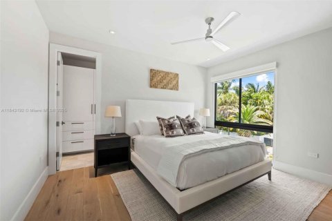 Casa en venta en Miami Beach, Florida, 4 dormitorios, 316.8 m2 № 1836772 - foto 16