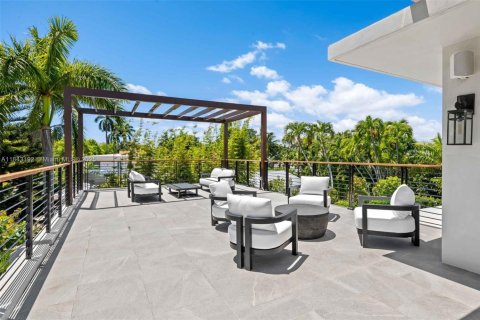 Casa en venta en Miami Beach, Florida, 4 dormitorios, 316.8 m2 № 1836772 - foto 25