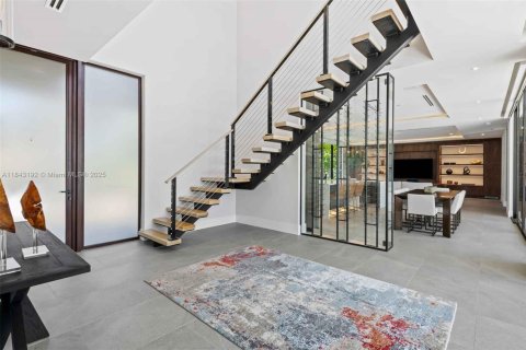 Casa en venta en Miami Beach, Florida, 4 dormitorios, 316.8 m2 № 1836772 - foto 13