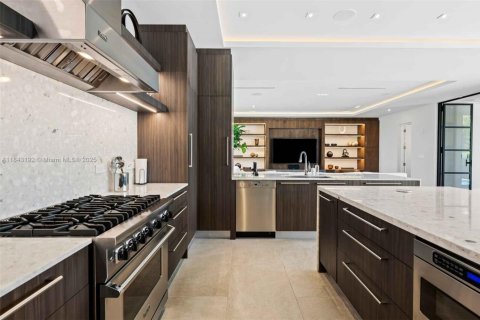 Casa en venta en Miami Beach, Florida, 4 dormitorios, 316.8 m2 № 1836772 - foto 10