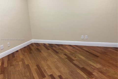 Commercial property in Coral Gables, Florida № 1985115 - photo 20