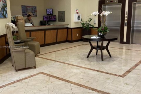 Commercial property in Coral Gables, Florida № 1985115 - photo 5