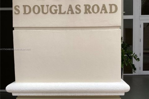 Commercial property in Coral Gables, Florida № 1985115 - photo 2