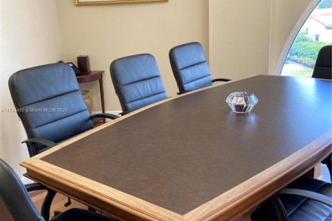 Commercial property in Coral Gables, Florida № 1985115 - photo 26