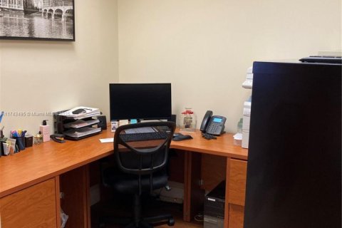 Commercial property in Coral Gables, Florida № 1985115 - photo 22