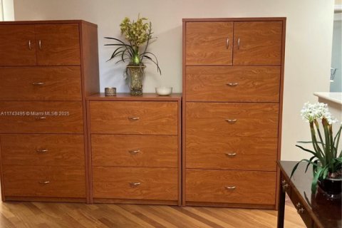 Commercial property in Coral Gables, Florida № 1985115 - photo 17